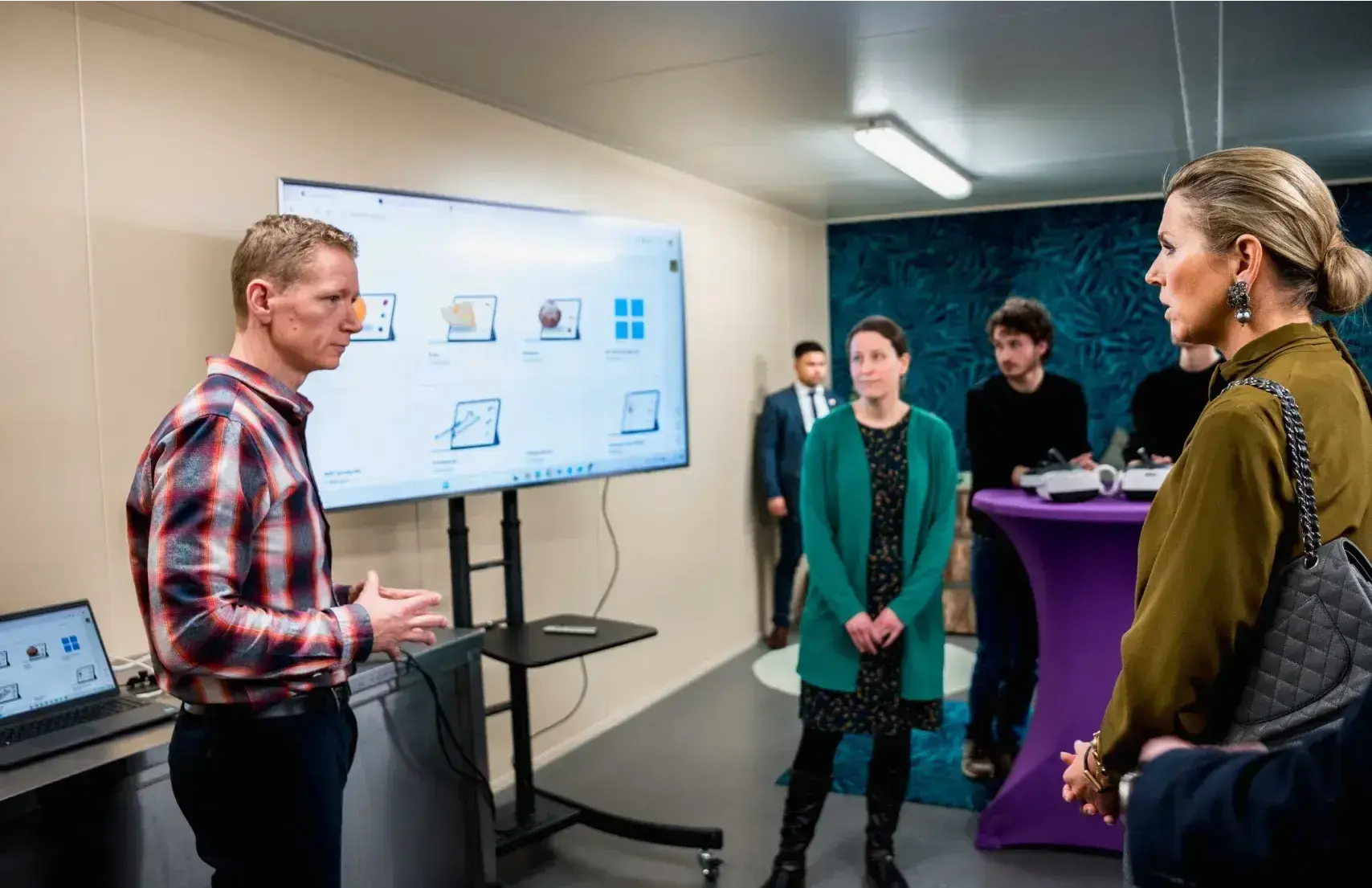 Queen Máxima visits SVO vocational food training
